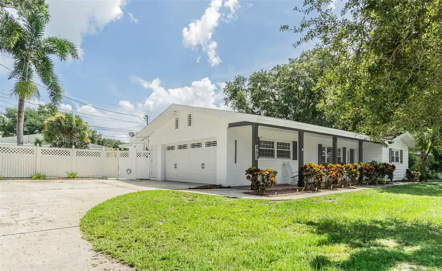 863 Bay Breeze Terrace, Largo, FL 33770 - #2