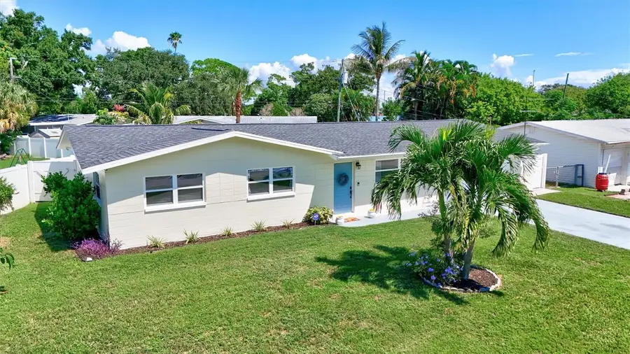3672 Searobin Drive Se, Saint Petersburg, FL 33705 - #3
