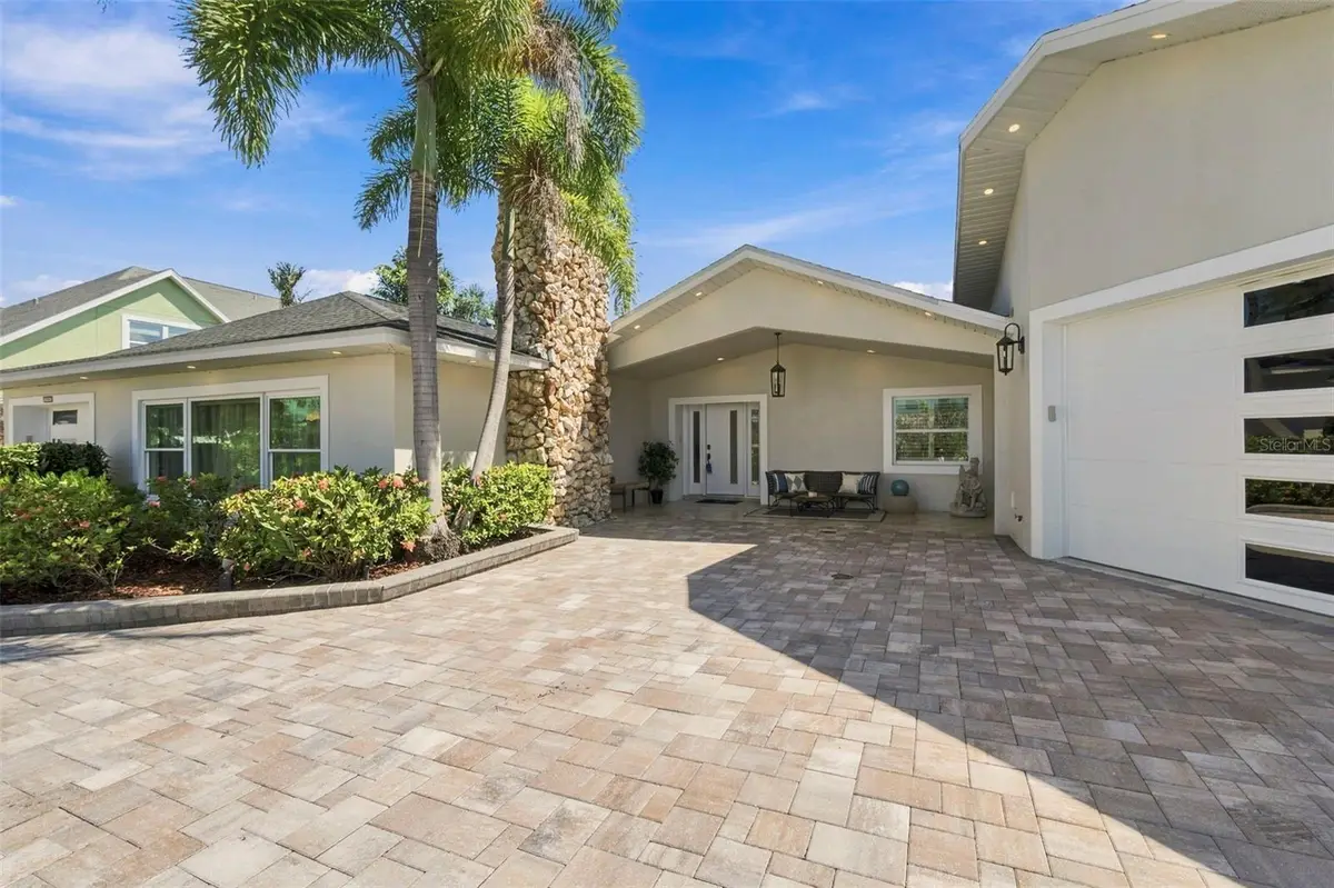 3905 Fontainebleau Drive, Tampa, FL 33634 - #1