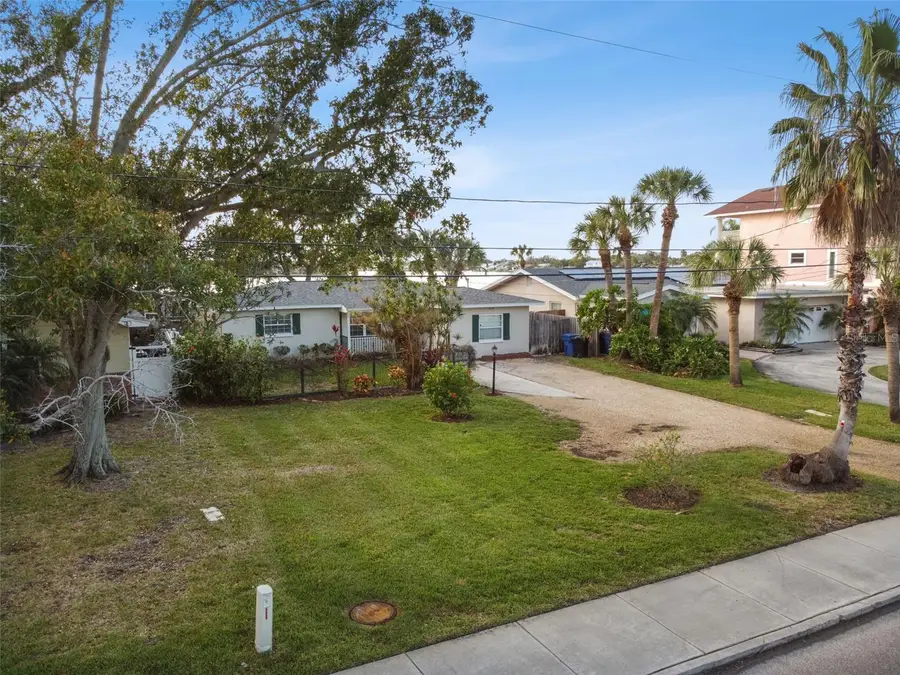 3618 Shore Acres Boulevard Ne, Saint Petersburg, FL 33703 - #2
