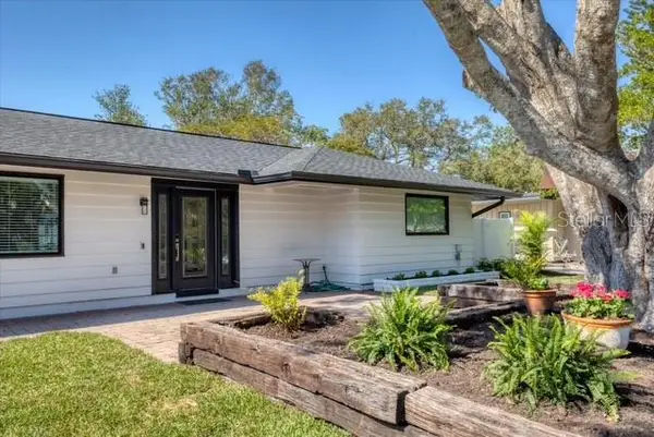 2553 E Paulstan Court, SARASOTA, FL 34237