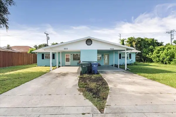300 & 302 Briarwood Road, VENICE, FL 34293