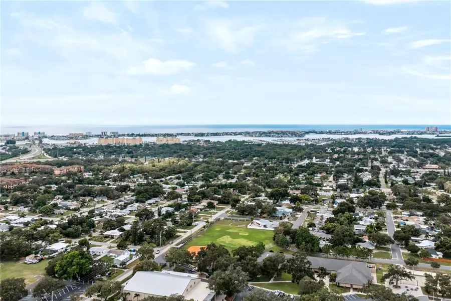 9976 56th Avenue N, Saint Petersburg, FL 33708 - #2