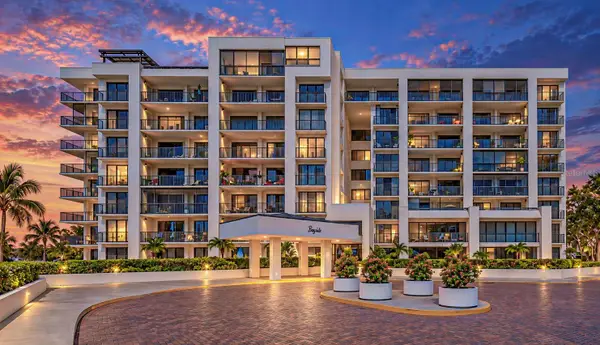 8 Belleview Boulevard #108, BELLEAIR, FL 33756