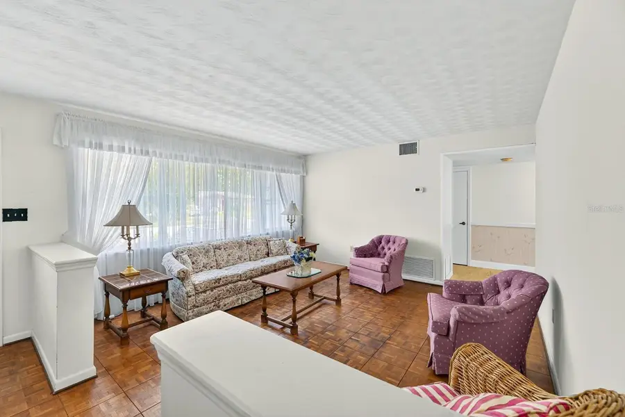 521 S Larry Circle, Brandon, FL 33511 - #2