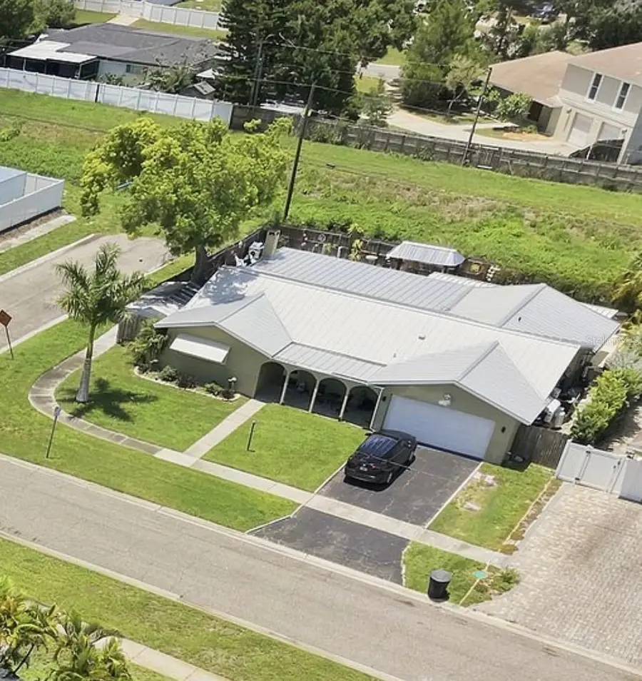5893 34th Avenue N, Saint Petersburg, FL 33710 - #2