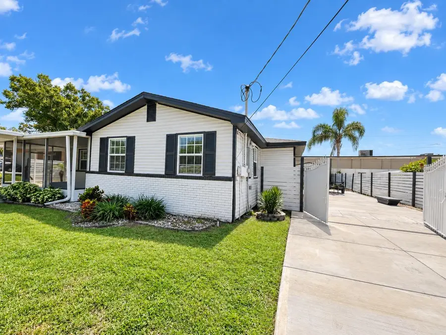 8512 Sunbeam Lane, Tampa, FL 33615 - #3