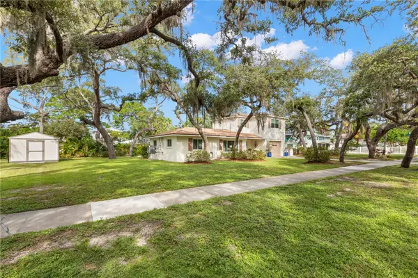 202 S Mayo Street, CRYSTAL BEACH, FL 34681