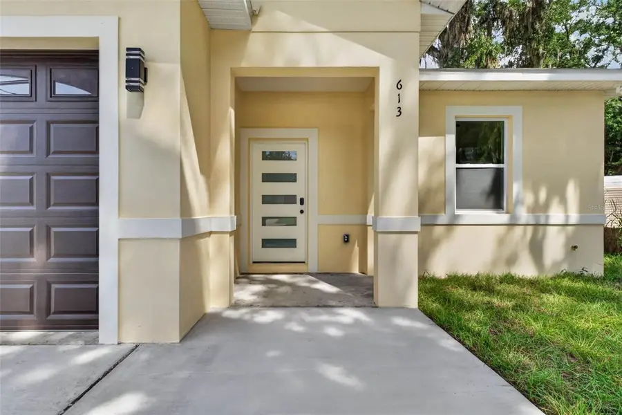 613 W Valencia Street, Lakeland, FL 33805 - #3