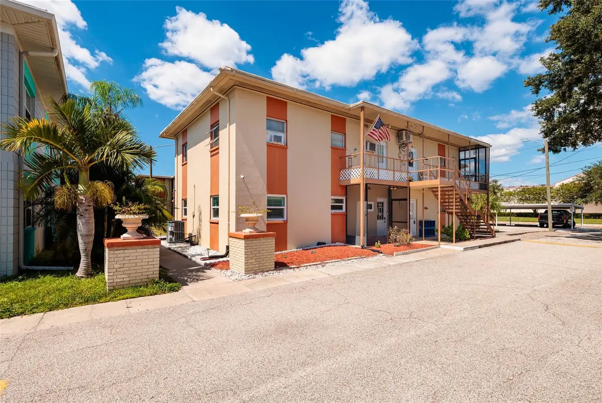 5396 4th Street N #101, Saint Petersburg, FL 33703 - #1