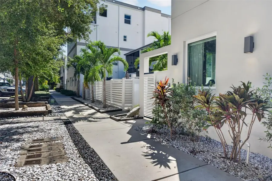 536 4th Avenue S #2, Saint Petersburg, FL 33701 - #2