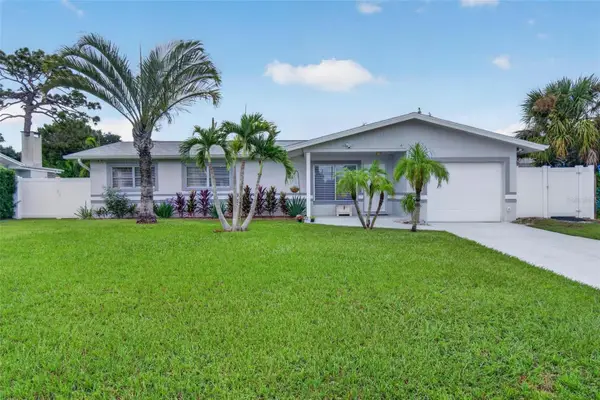 8428 Iris Avenue, SEMINOLE, FL 33777