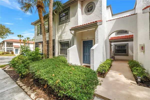 484 Santa Cruz Place Ne #F, ST PETERSBURG, FL 33703