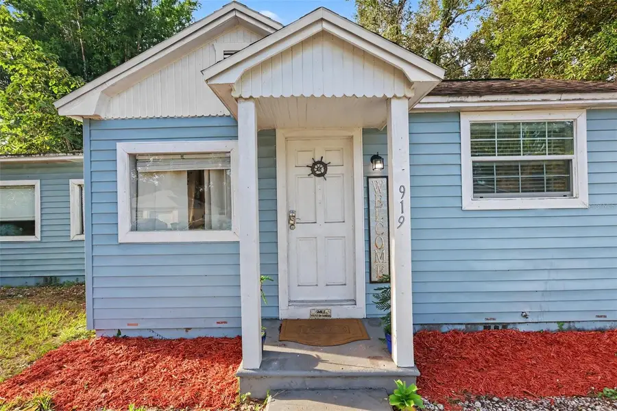 919 E Bougainvillea Ave, Tampa, FL 33612 - #2