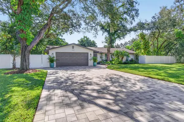 1002 N Florida Avenue, TARPON SPRINGS, FL 34689