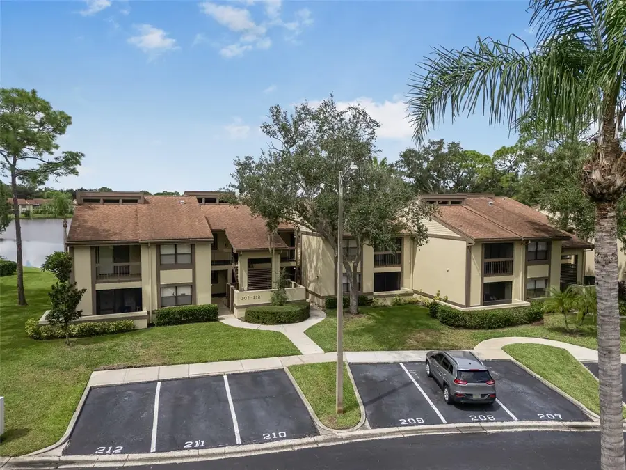 210 Woodlake Wynde, Oldsmar, FL 34677 - #2