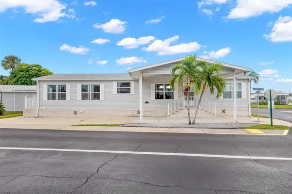 166 Americana Court Ne #224, ST PETERSBURG, FL 33702
