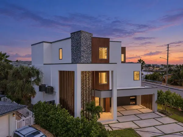 7176 S Shore Drive S, SOUTH PASADENA, FL 33707