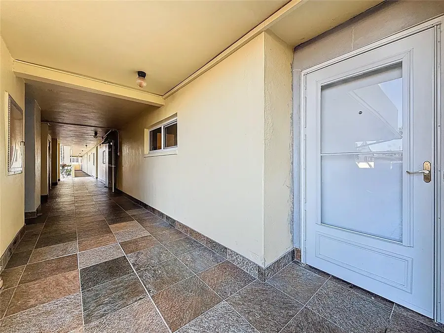 4550 Cove Circle #106, Saint Petersburg, FL 33708 - #2