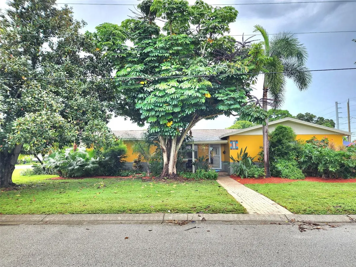 1345 39th Street N, Saint Petersburg, FL 33713 - #1