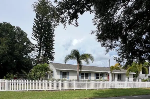 1726 55th Street S, GULFPORT, FL 33707