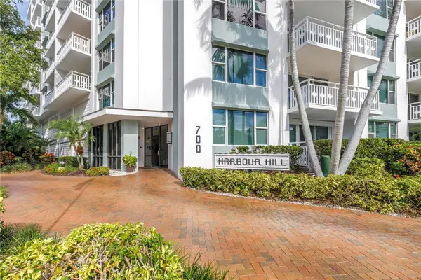 700 Beach Drive Ne #201, ST PETERSBURG, FL 33701