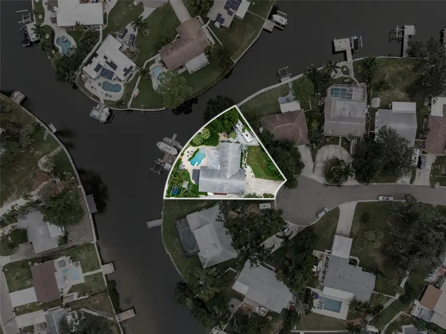 4785 Butterfly Place Ne, Saint Petersburg, FL 33703 - #2