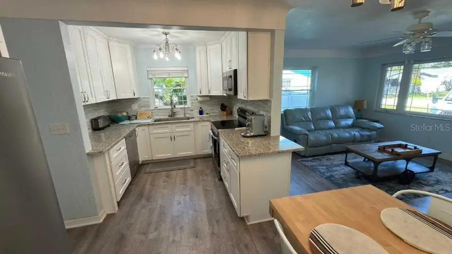 324 36th Avenue Ne, Saint Petersburg, FL 33704 - #2