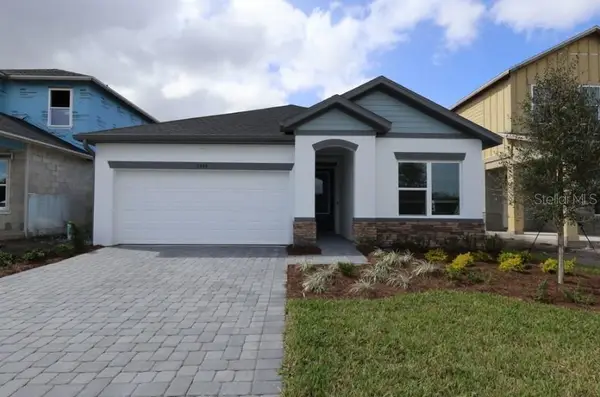 5446 Knotty Oak Street, MOUNT DORA, FL 32757