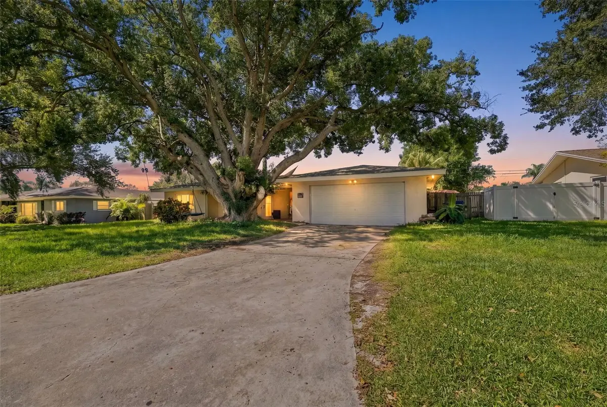1356 Woodcrest Avenue, Clearwater, FL 33756 - #1