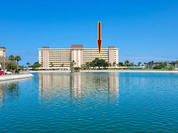 4725 Cove Circle #APT 609, ST PETERSBURG, FL 33708