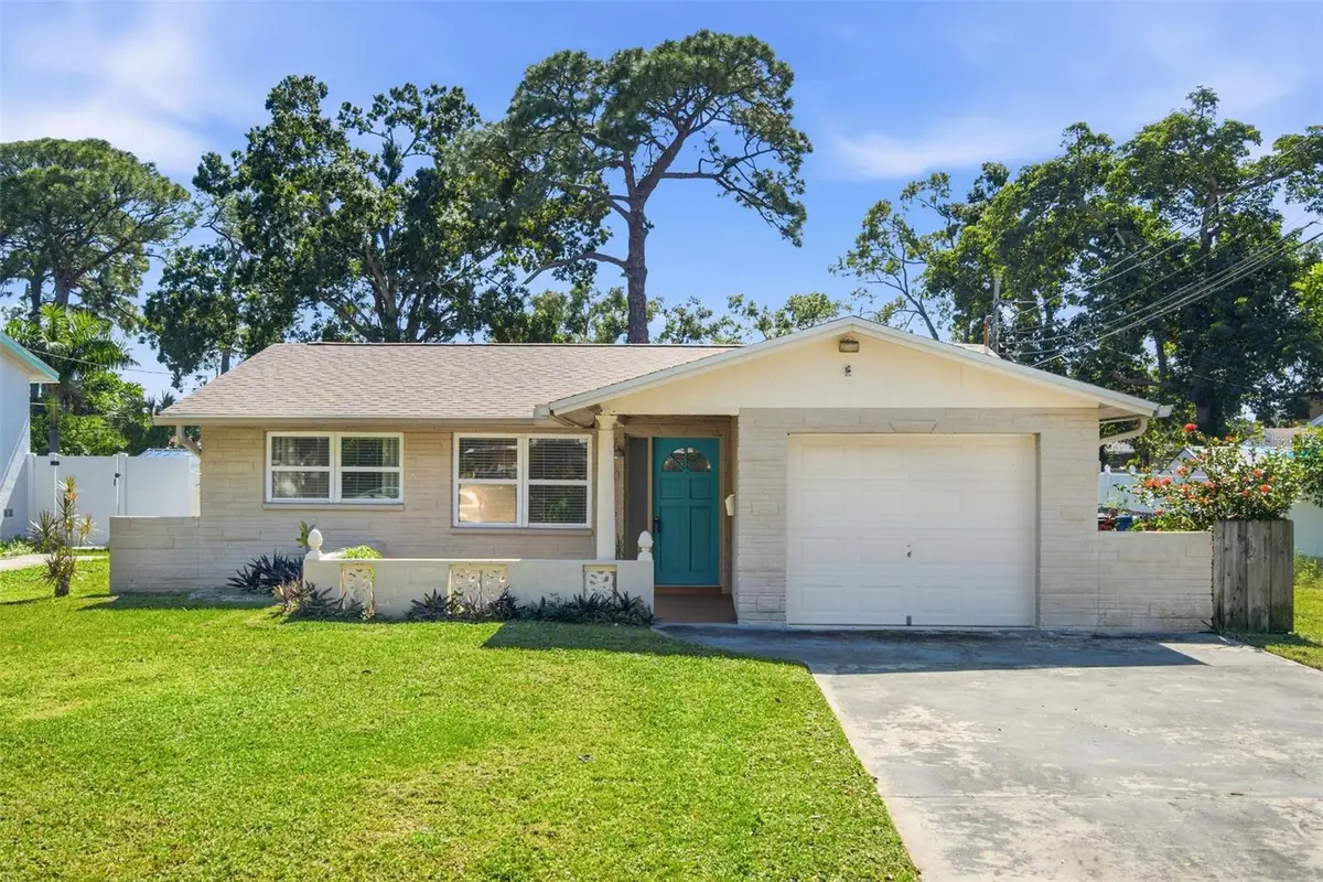 770 63rd Avenue N, Saint Petersburg, FL 33702 - #1