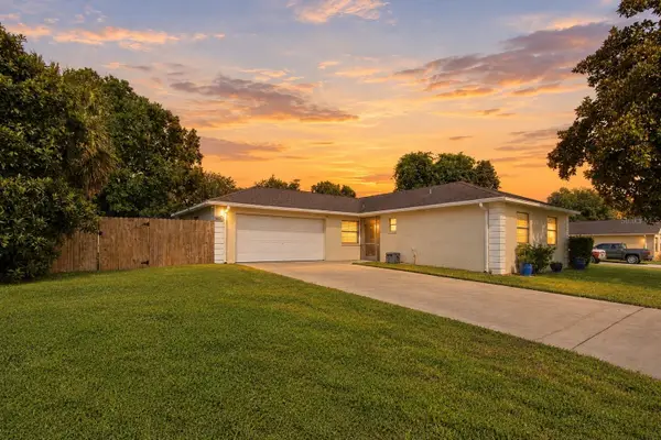 38611 Ferm Circle, ZEPHYRHILLS, FL 33540