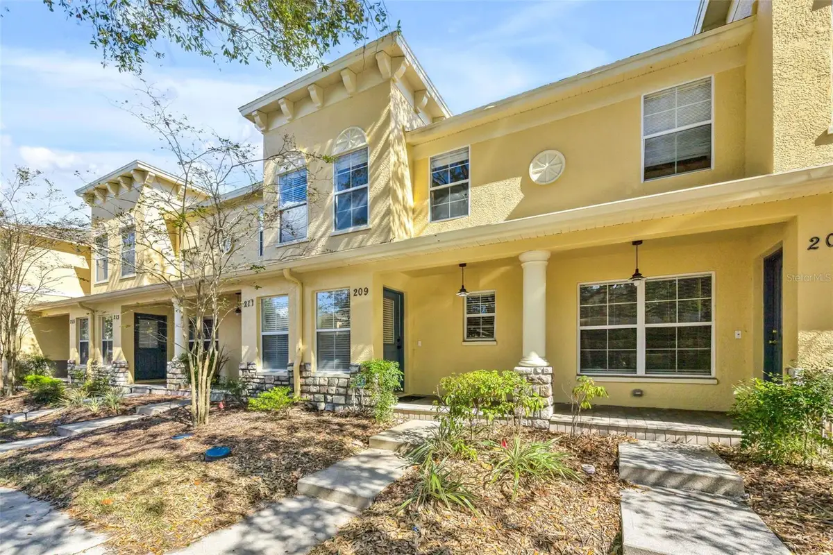 209 Draw Bridge Ln, Valrico, FL 33594 - #1