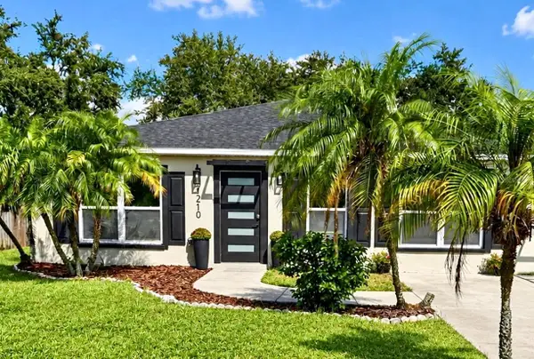 1210 Casa Bonita Avenue, RUSKIN, FL 33570