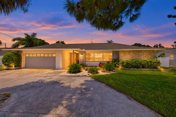 9542 Oakhurst Road, SEMINOLE, FL 33776