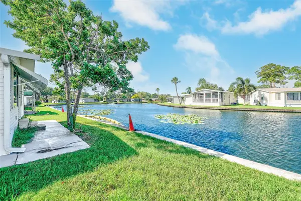980 7th Street Nw #43, LARGO, FL 33770