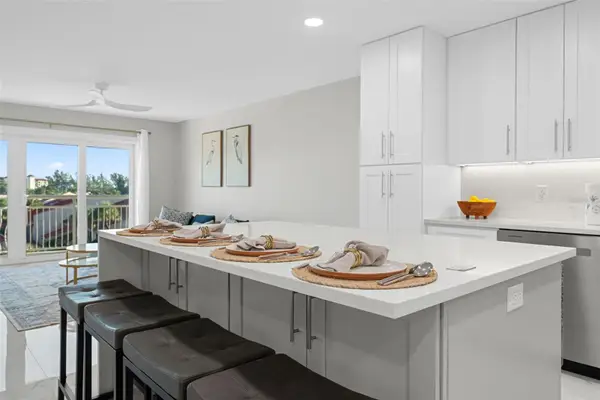 4900 Brittany Drive S #405, ST PETERSBURG, FL 33715