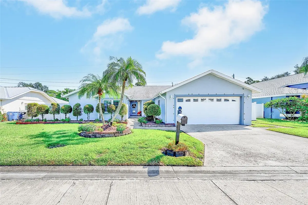 8747 Glen Lakes Boulevard N, Saint Petersburg, FL 33702 - #1
