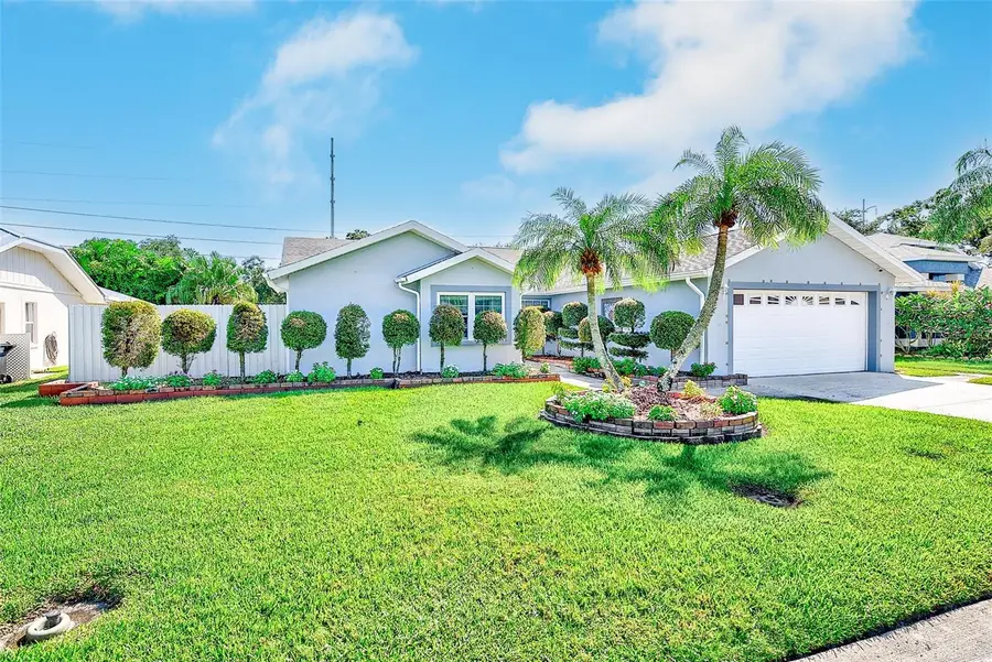8747 Glen Lakes Boulevard N, Saint Petersburg, FL 33702 - #2