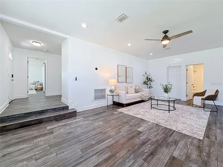 427 39th Street S, Saint Petersburg, FL 33711 - #3