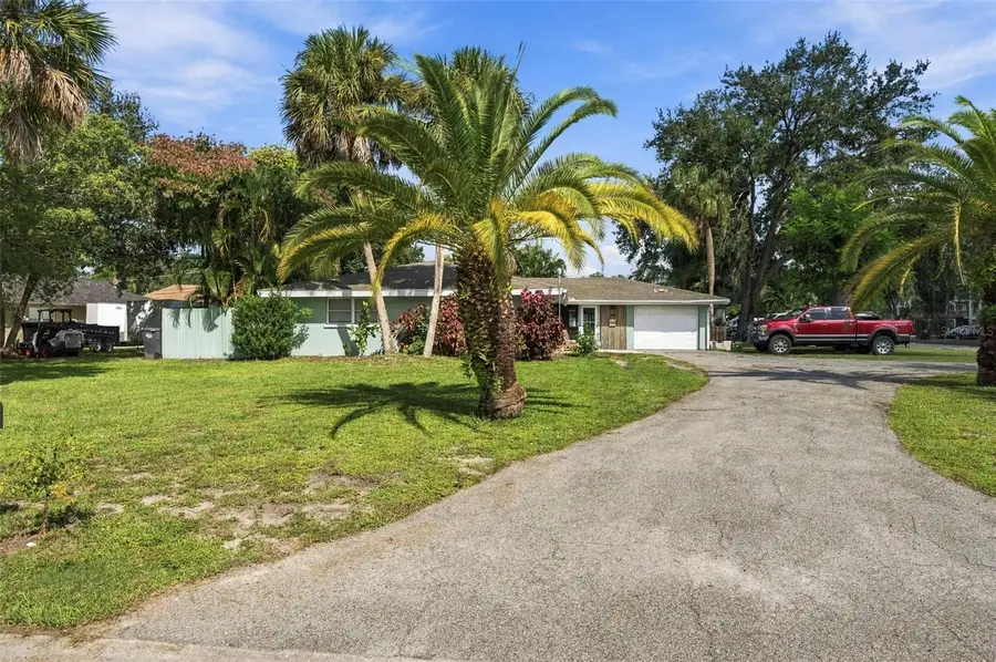 5105 W Country Club Drive, Sarasota, FL 34243 - #3