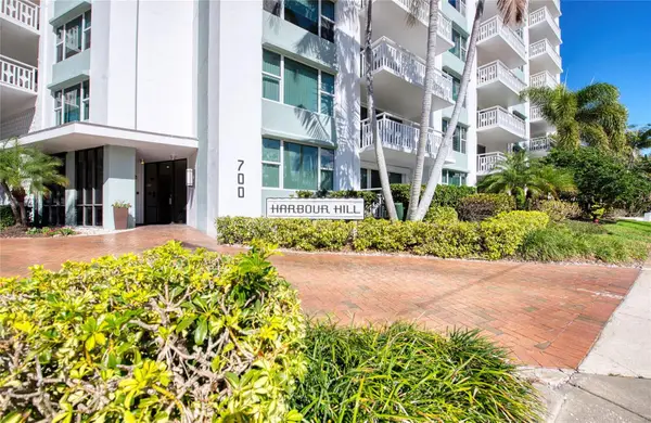 700 Beach Drive Ne #701, ST PETERSBURG, FL 33701