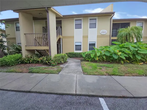 10103 Sailwinds Boulevard N #102, LARGO, FL 33773