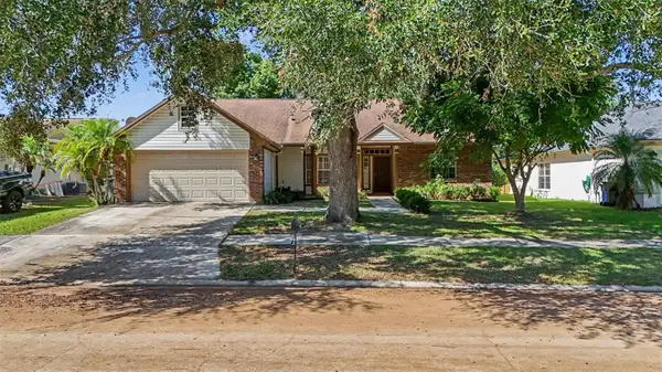 833 Greenbelt Circle, BRANDON, FL 33510