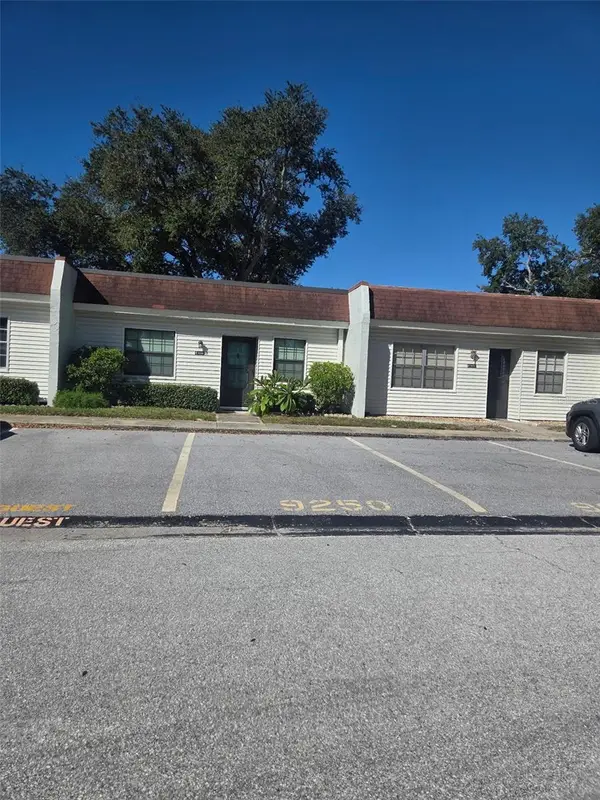 9250 Oakwood Lane #9250, SEMINOLE, FL 33776
