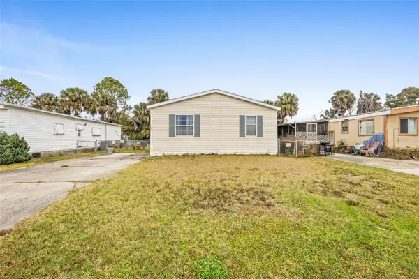 122 Leisure World Drive N, DEBARY, FL 32713