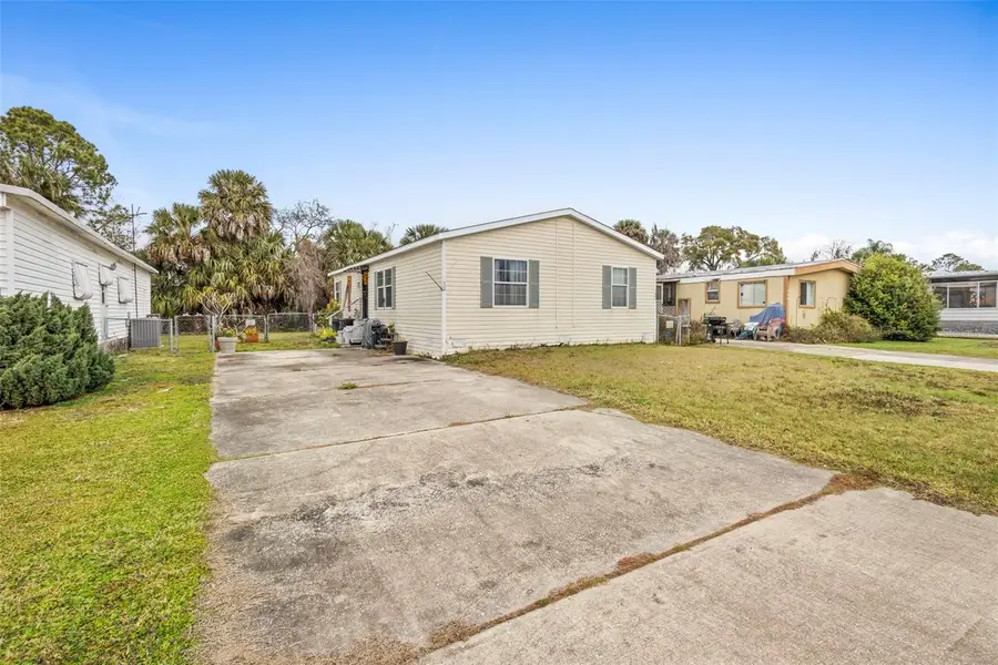 122 Leisure World Drive N, Debary, FL 32713 - #2