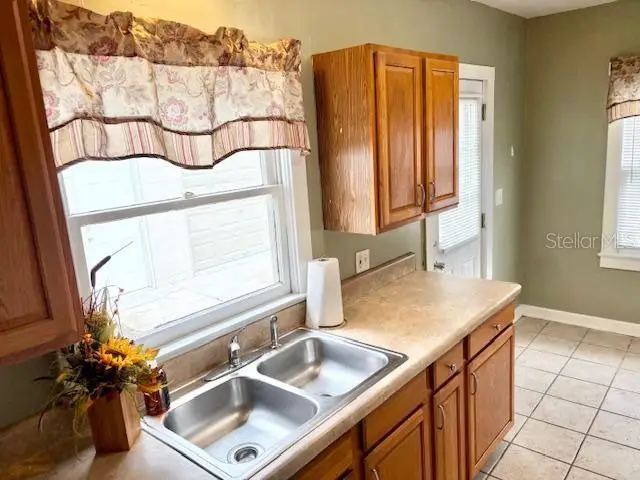 129 W University Avenue, Orange City, FL 32763 - #3