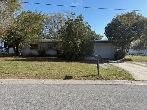 8 Flamevine Lane, DEBARY, FL 32713